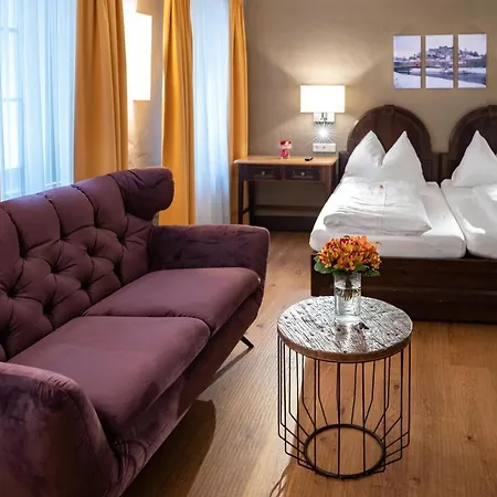 Altstadt Stadtkrug Hotel 4*