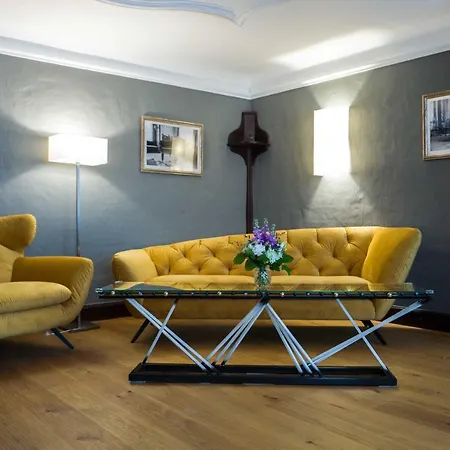 Altstadt Stadtkrug Hotel 4*
