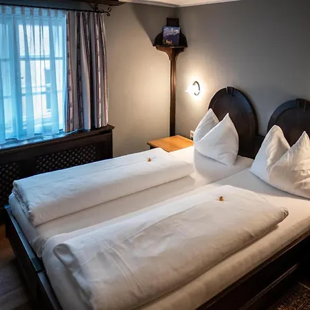 Altstadt Stadtkrug Hotel 4*