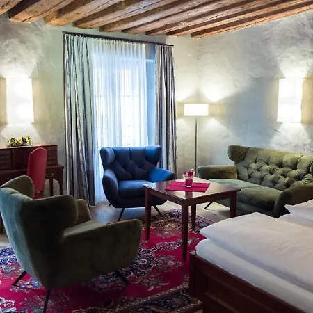 Altstadt Stadtkrug Hotel 4*